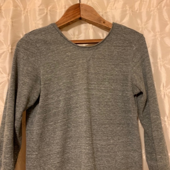 Alternative Heathered Gray Scoop Back 3/4 Sleeve Shirt - Picture 2 of 11